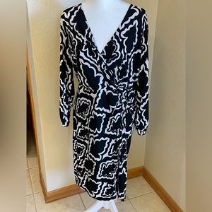 Mock wrap black and white long sleeve White House Black Market dress size xl